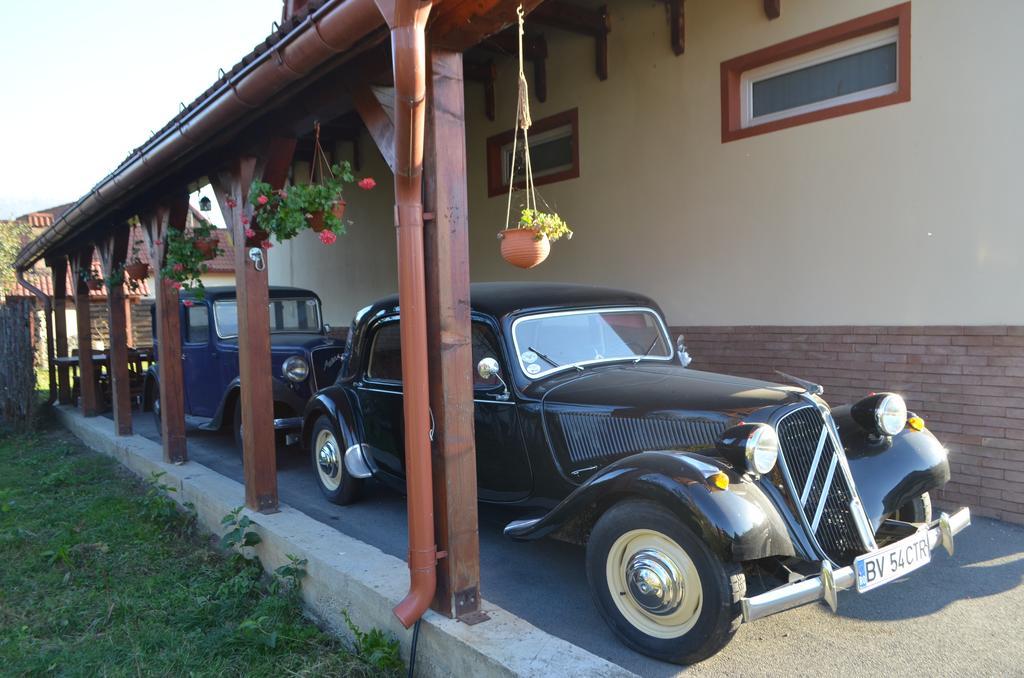 Vila Old Cars Cristian  Extérieur photo